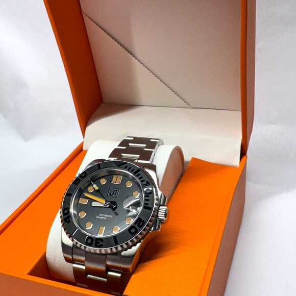 JP Shadow Diver – NH36A Automatic, Date, 200m, Ceramic Bezel, Glidelock Clasp - Picture 7 of 7